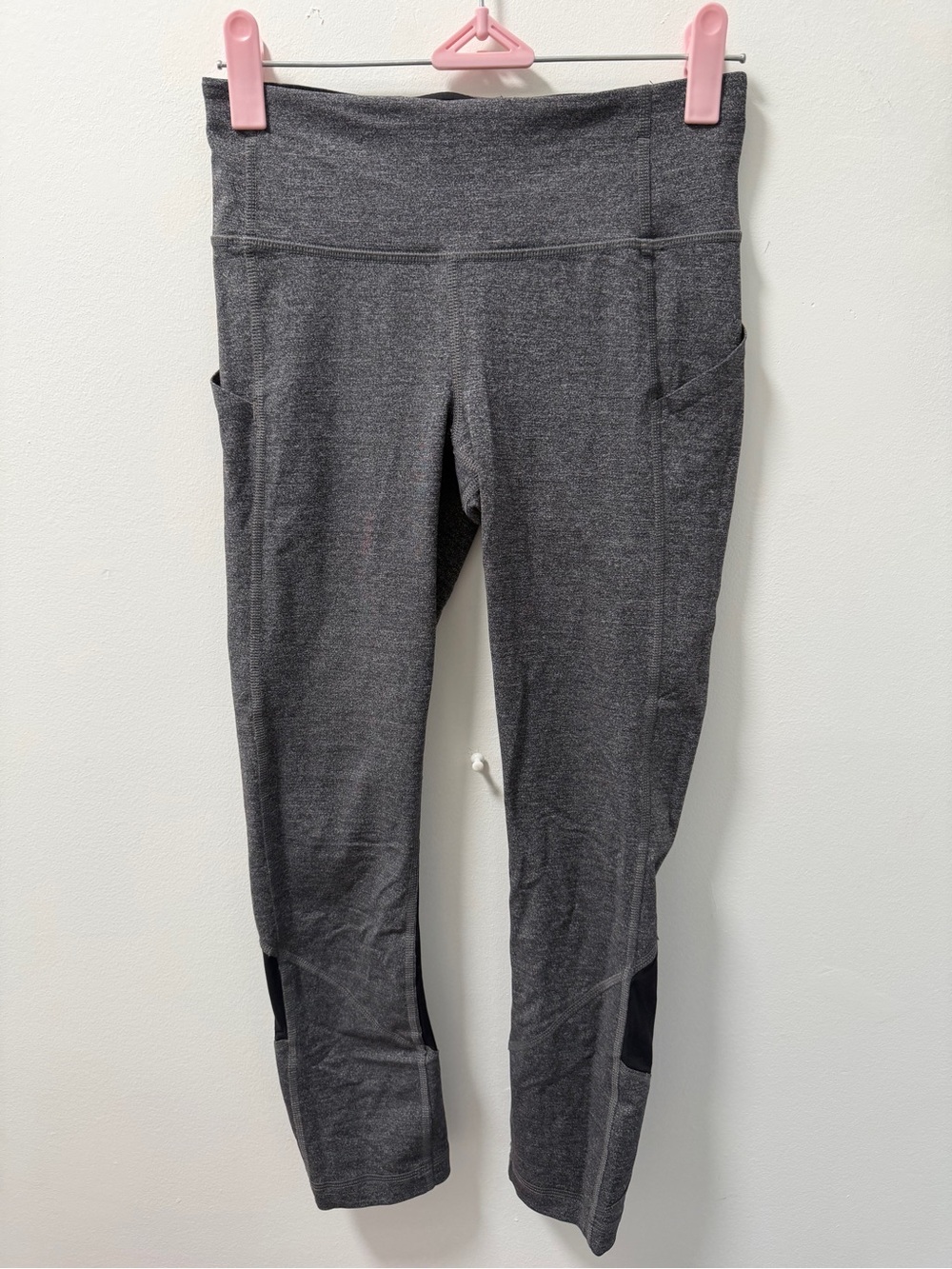 Lululemon Size 2 Grey Black Leggings Pockets